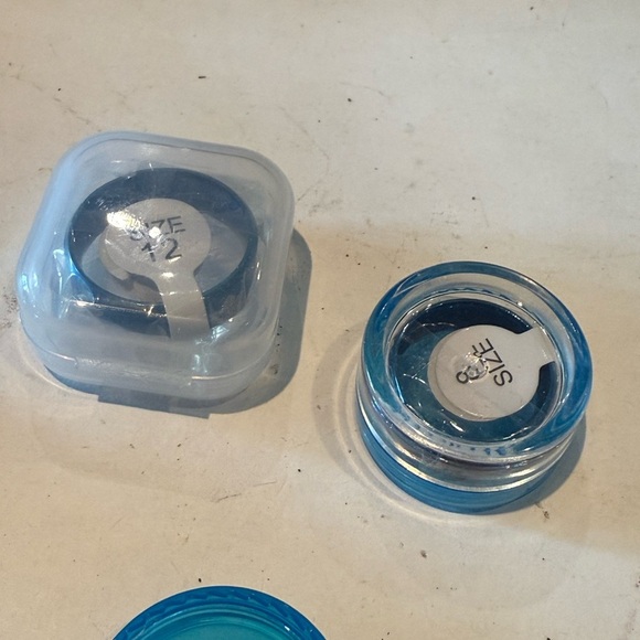 Toronto Maple Leafs rings (sizes: 7, 8, 12) - Picture 2 of 2